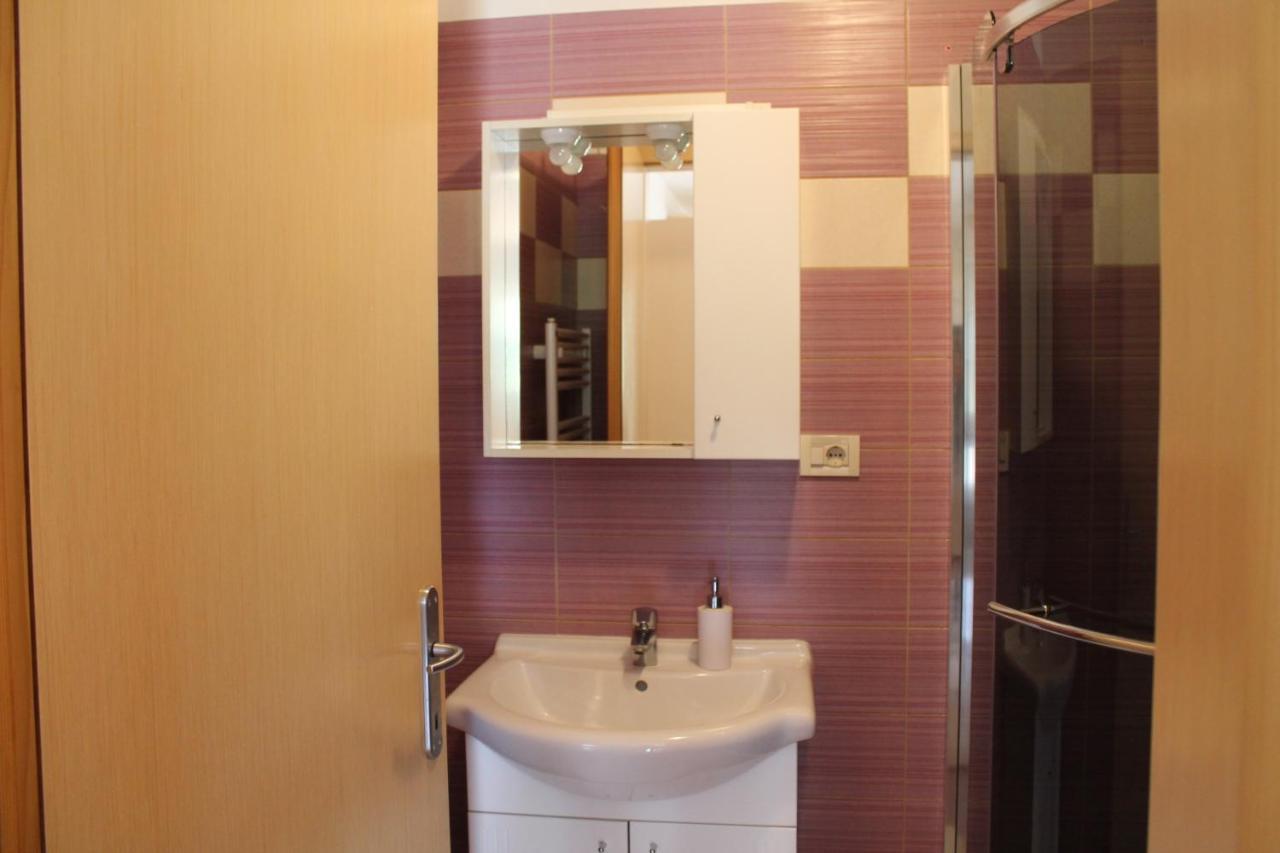 Apartmani Klaudija วาลุน ภายนอก รูปภาพ