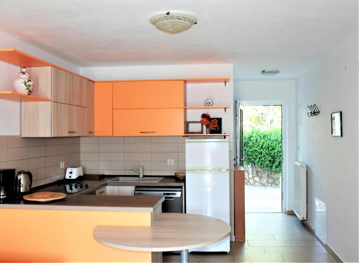 Apartmani Klaudija วาลุน ภายนอก รูปภาพ