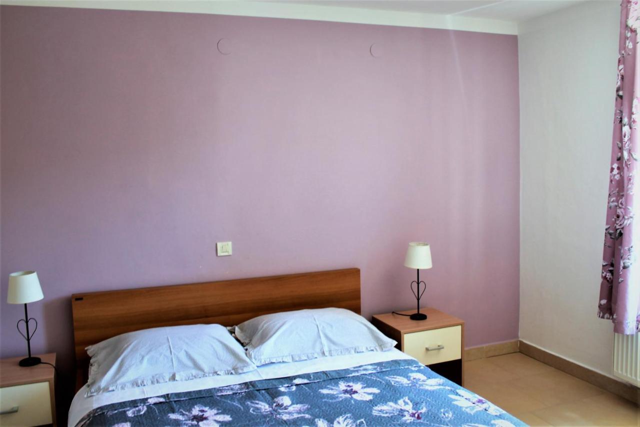 Apartmani Klaudija วาลุน ภายนอก รูปภาพ