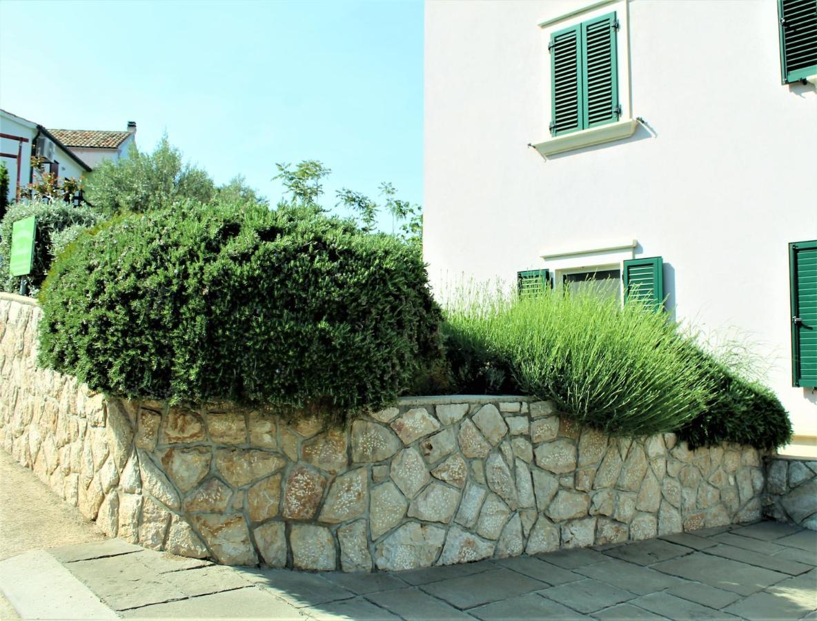 Apartmani Klaudija วาลุน ภายนอก รูปภาพ