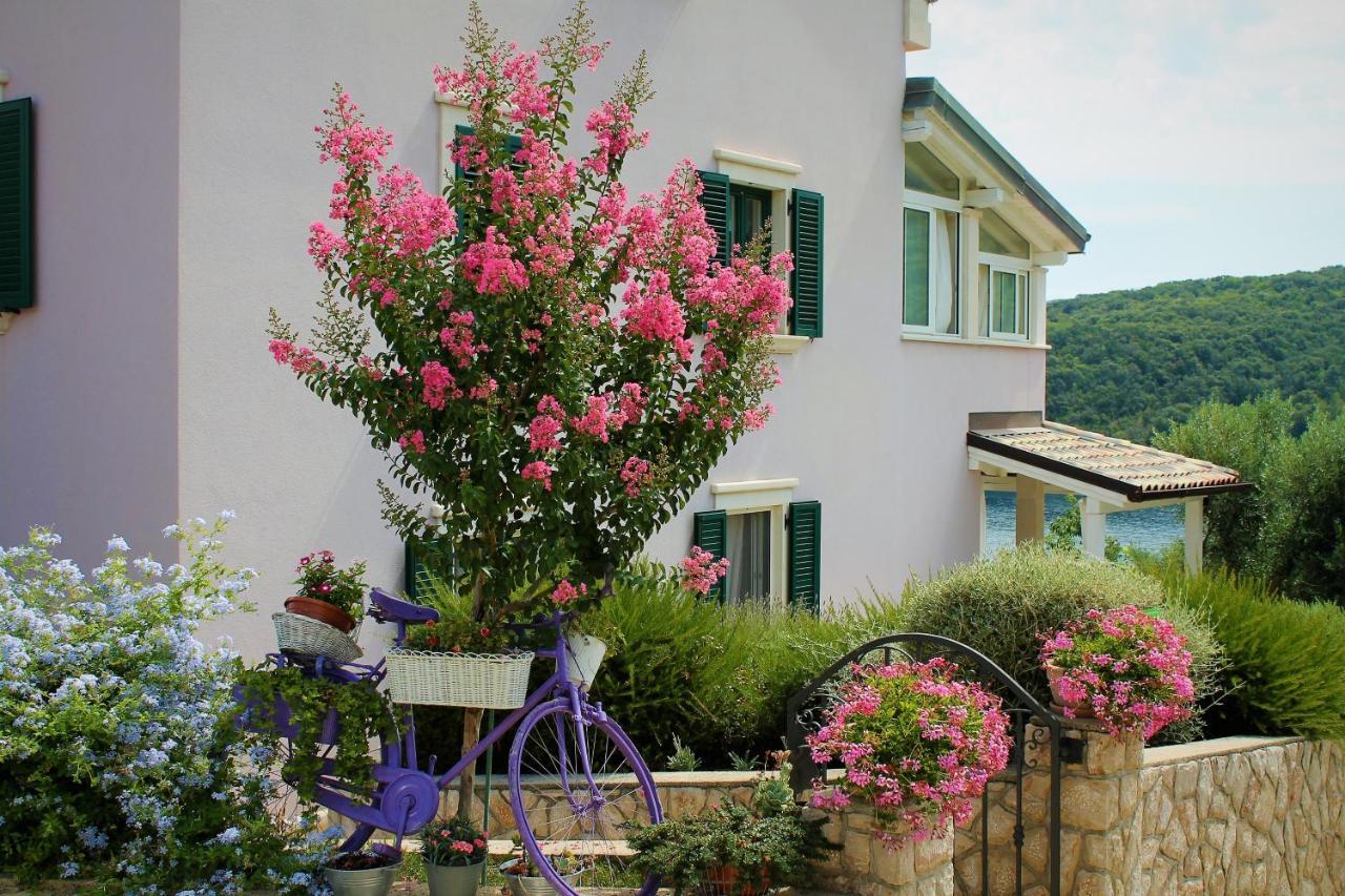 Apartmani Klaudija วาลุน ภายนอก รูปภาพ