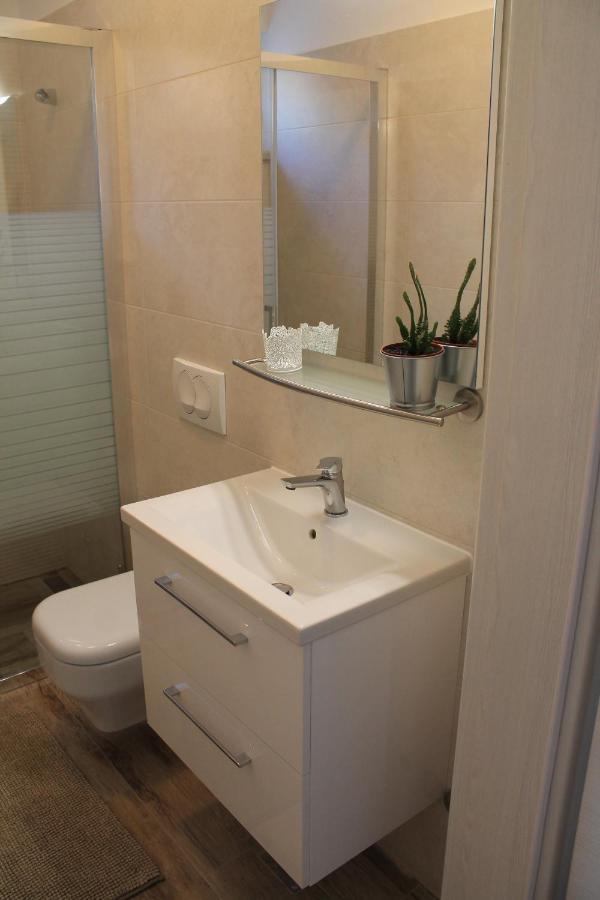 Apartmani Klaudija วาลุน ภายนอก รูปภาพ